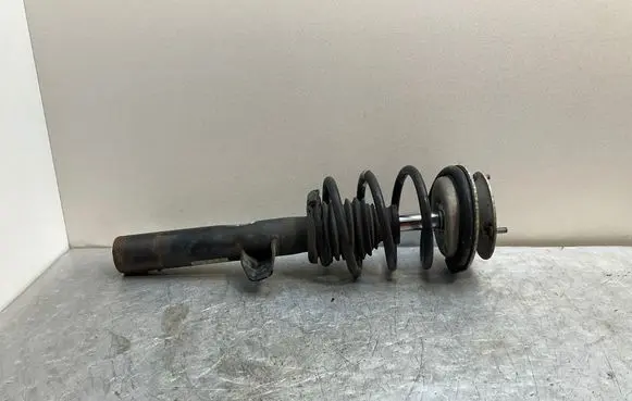 BMW 5 E60 E61 Front shock absorber with coil spring 6786517