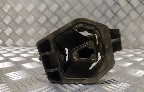 Audi A6 S6 C4 4A Gearbox mount
