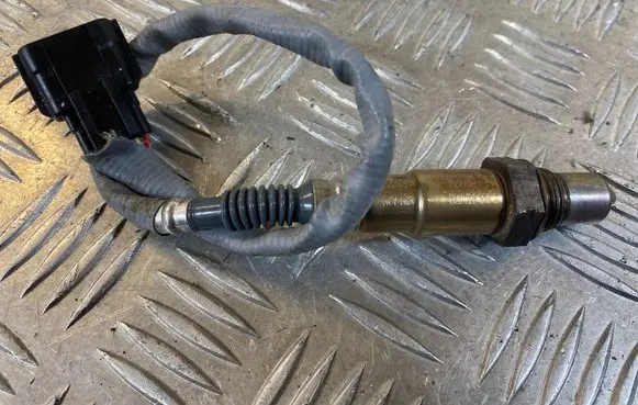 Mercedes-Benz A W176 Lambda probe sensor H8201395330 0281004221
