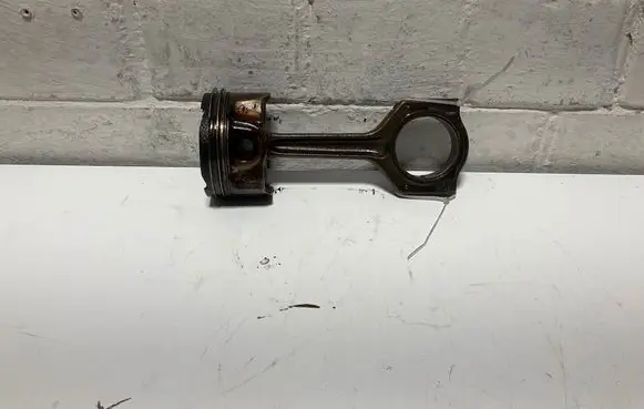 BMW 3 E90 E91 Piston with connecting rod 