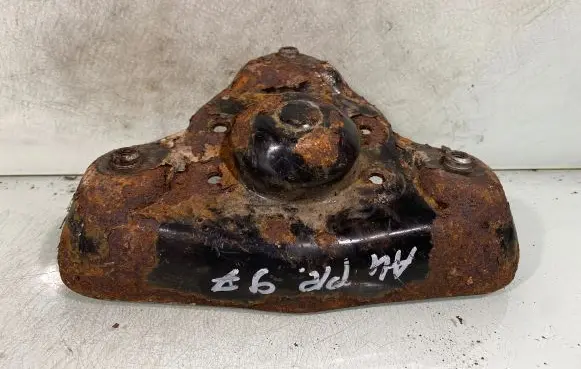 Audi A4 S4 B5 8D Coil spring mount 