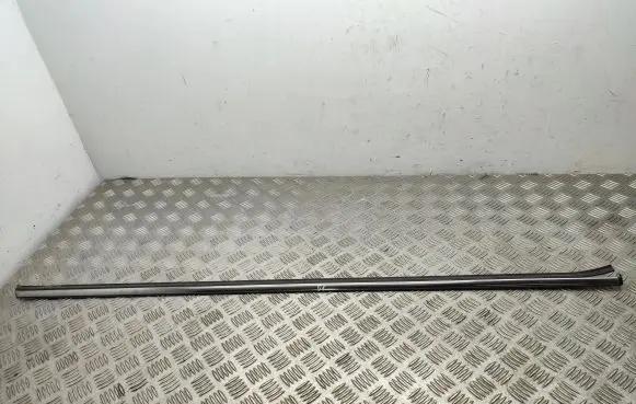 Mini One - Cooper Clubman R55 Rear side glass trim 