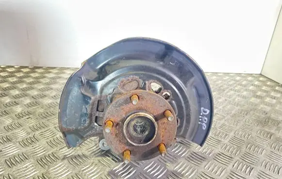 Toyota Auris E180 Front wheel hub