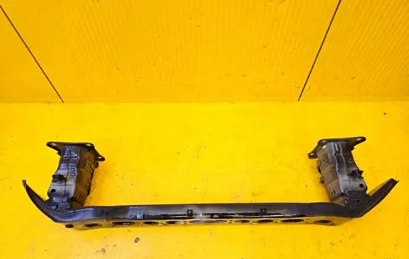 Ford Focus Front bumper cross member F0C17281