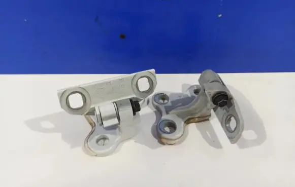 Volvo S60 Front door upper hinge 31299543 31218523