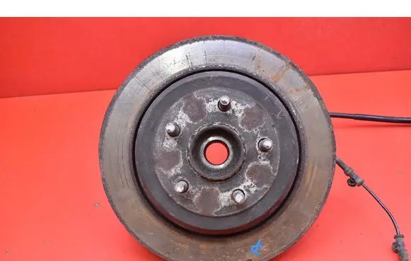 Jeep Grand Cherokee Front wheel hub spindle knuckle 