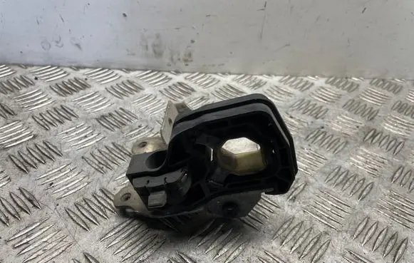 Radiator mount bracket