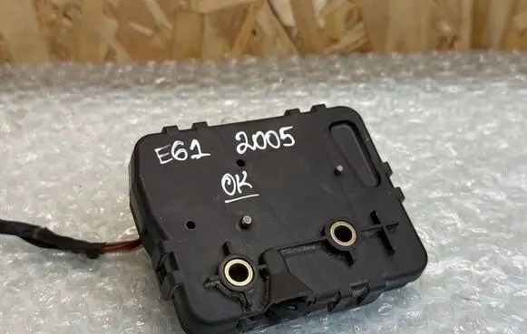 BMW 5 E60 E61 Tailgate window lock/catch/latch 51248218849 8218849