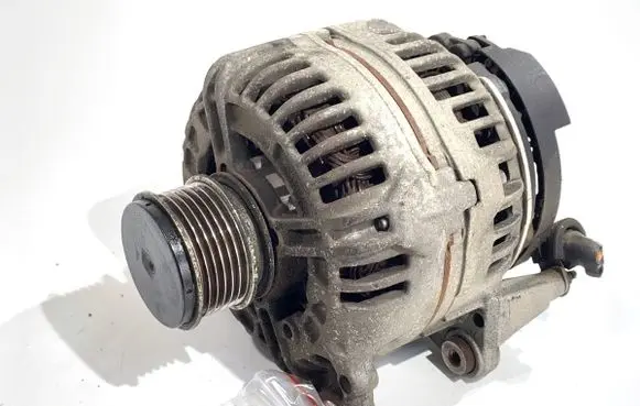 Volkswagen Golf V Generator/alternator 06F903023F