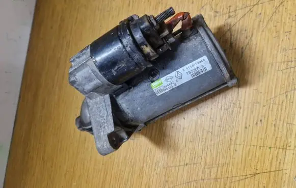 Renault Espace - Grand espace IV Starter motor 8200568535