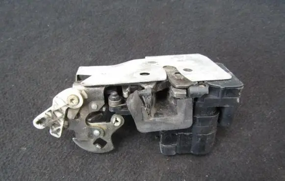 Fiat Marea Rear door lock 16630255