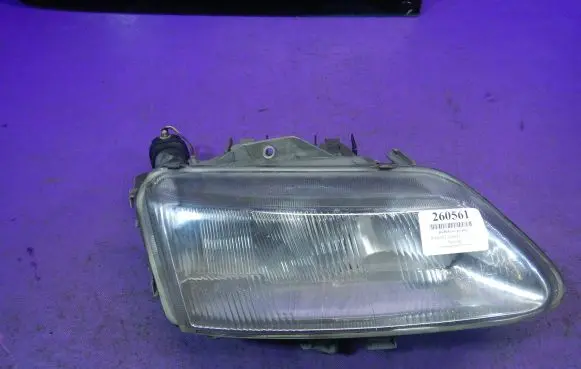 Renault Laguna I Headlight/headlamp