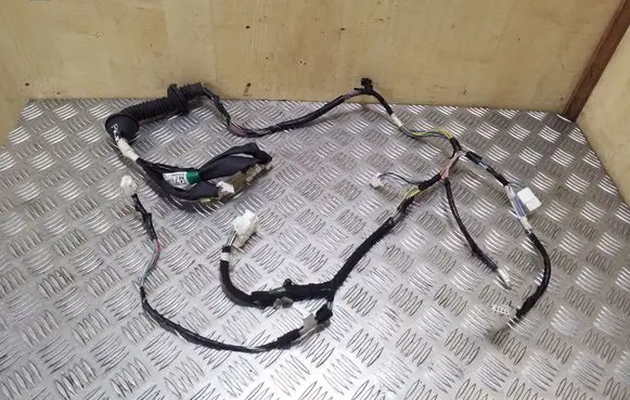 Toyota Auris E180 Front door wiring loom 821510Z471