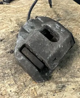 BMW 5 E60 E61 Front brake caliper