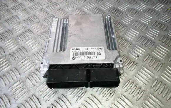 BMW 5 E60 E61 Engine control unit/module 7801712 0281013253
