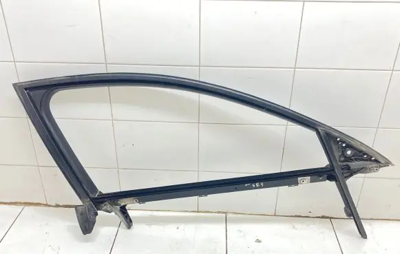 Audi A6 S6 C6 4F Front door window/glass frame 4F0837630