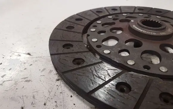 Opel Vivaro Clutch pressure plate 323058110