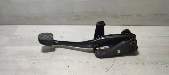Mercedes-Benz A W176 Brake pedal A2462900019