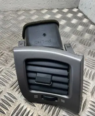 Toyota Avensis Verso Dash center air vent grill 5566044080 5566044050 5568744030