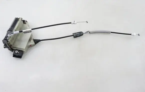 Peugeot 2008 I Front door lock 9812500780