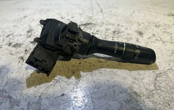 Toyota Avensis T270 Wiper control stalk 17F525 05210 175525