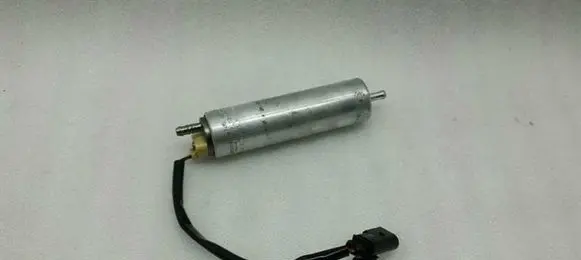 Audi A4 S4 B8 8K Fuel injection high pressure pump 8K0906095B