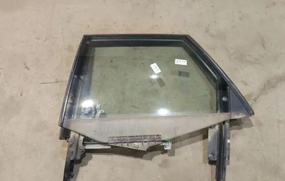 Audi 80 90 B3 Rear door window/glass frame