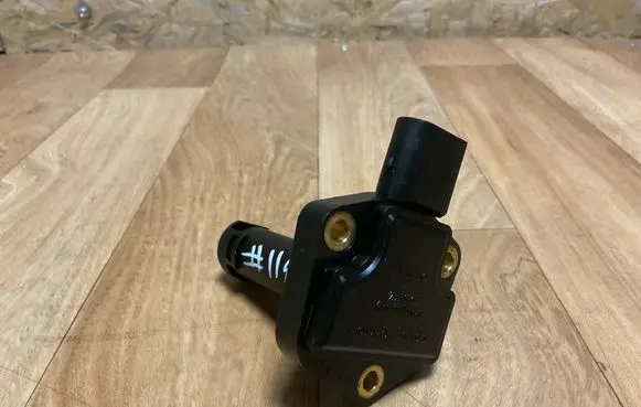 Volvo V70 Oil level sensor 30750939 25571463 05W47
