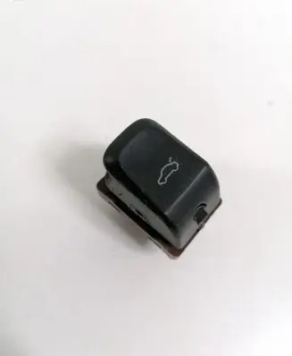 Tailgate opening switch
