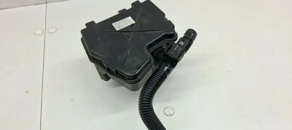 Audi Q5 SQ5 Intake resonator 06L906052