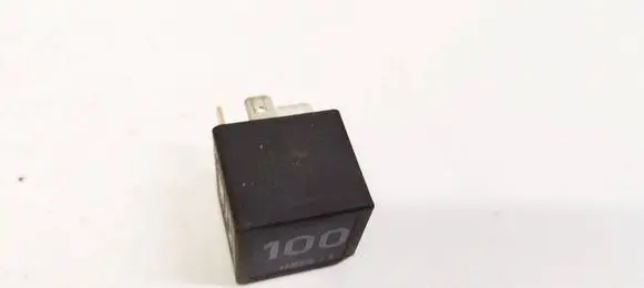 Audi A3 S3 8P Other relay 7M0951253A 95VW10K705CA