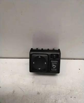 Nissan Juke I F15 Wing mirror control module 1816K