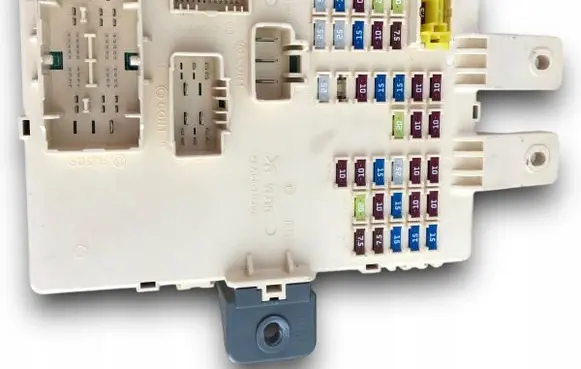 KIA Sportage Fuse module 919503W040