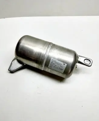 Mercedes-Benz CLS C218 X218 Air suspension tank/reservoir A2123200115 P0171502