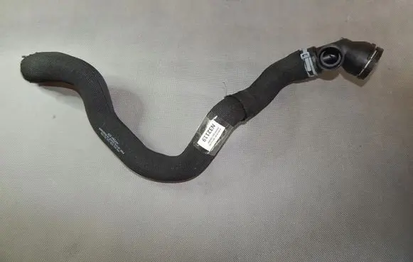 Audi A3 S3 8V Engine coolant pipe/hose 5Q0122051DE