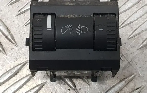 Skoda Octavia Mk2 (1Z) Headlight level height control switch PA6GF30 1Z0941333