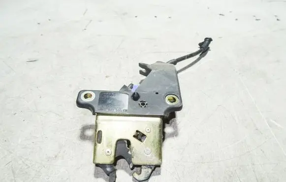 Audi A4 S4 B6 8E 8H Tailgate/trunk/boot lock/catch/latch 8E5827505B