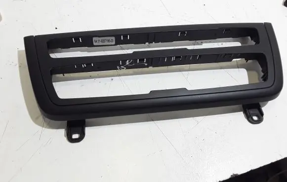 BMW 3 F30 F35 F31 Radio/GPS head unit trim 9207195