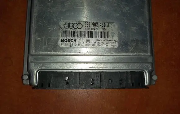 Volkswagen PASSAT B5 Engine control unit/module 3B0907401J 0281010147 28RTE470
