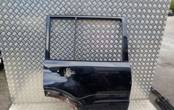 Mitsubishi Pajero Rear door