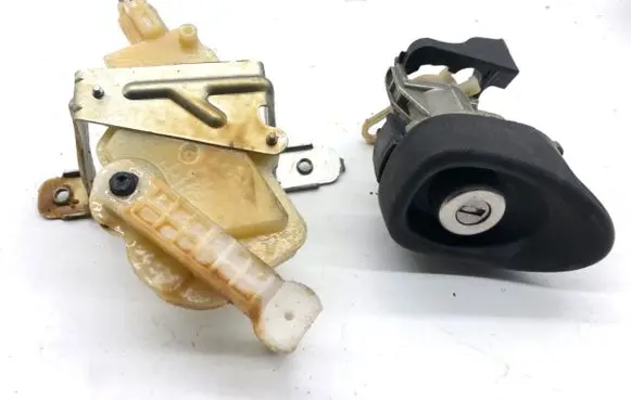 Toyota Yaris Tailgate/trunk/boot exterior handle 