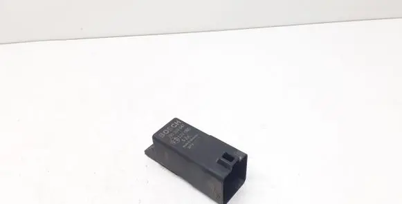 Volvo V40 Glow plug pre-heat relay 31342686 2081003047