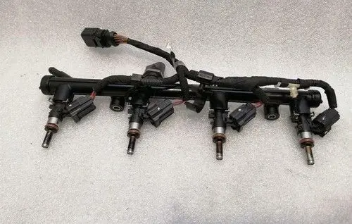 Audi A4 S4 B9 Fuel injector supply line/pipe 06L906031A