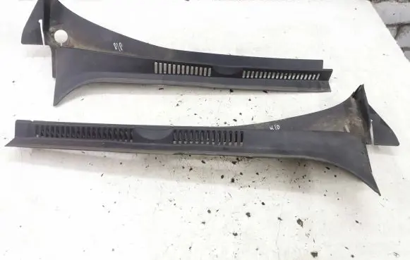 Volkswagen Golf Plus Wiper trim 5M0819404B