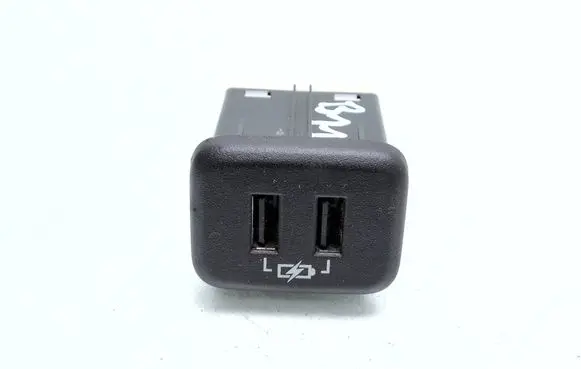 Opel Insignia B USB socket connector 13598459