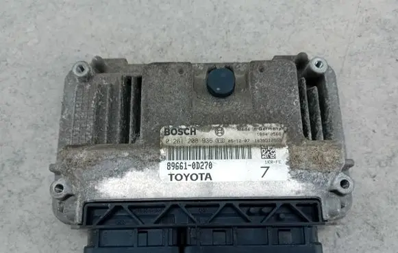 Toyota Yaris Engine control unit/module ECU 896610D270