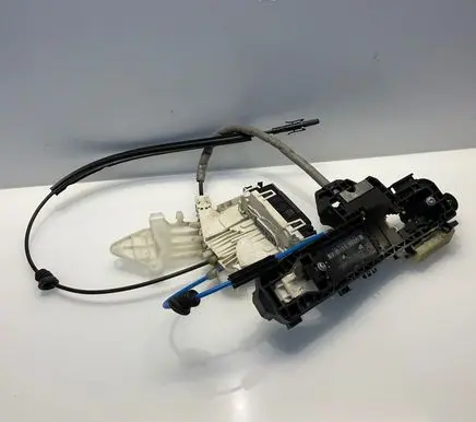 Mercedes-Benz E W212 Rear door lock A2047301435 ZGS004 2047301435