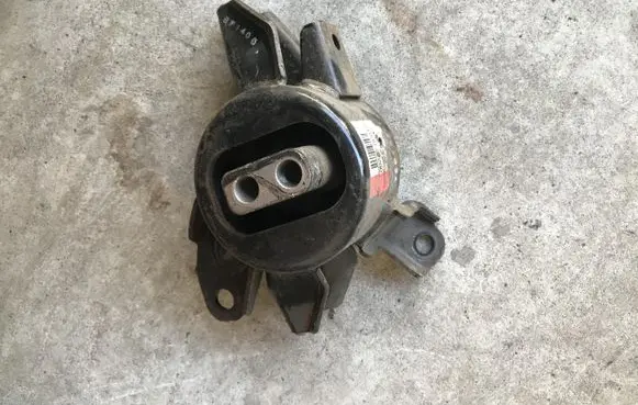 Hyundai i40 Engine mount vacuum valve 21830-3Z200