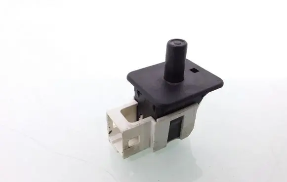 Mercedes-Benz E W211 Front door sensor 2028209410
