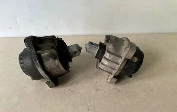 BMW 5 GT F07 Engine mount bracket 6777371